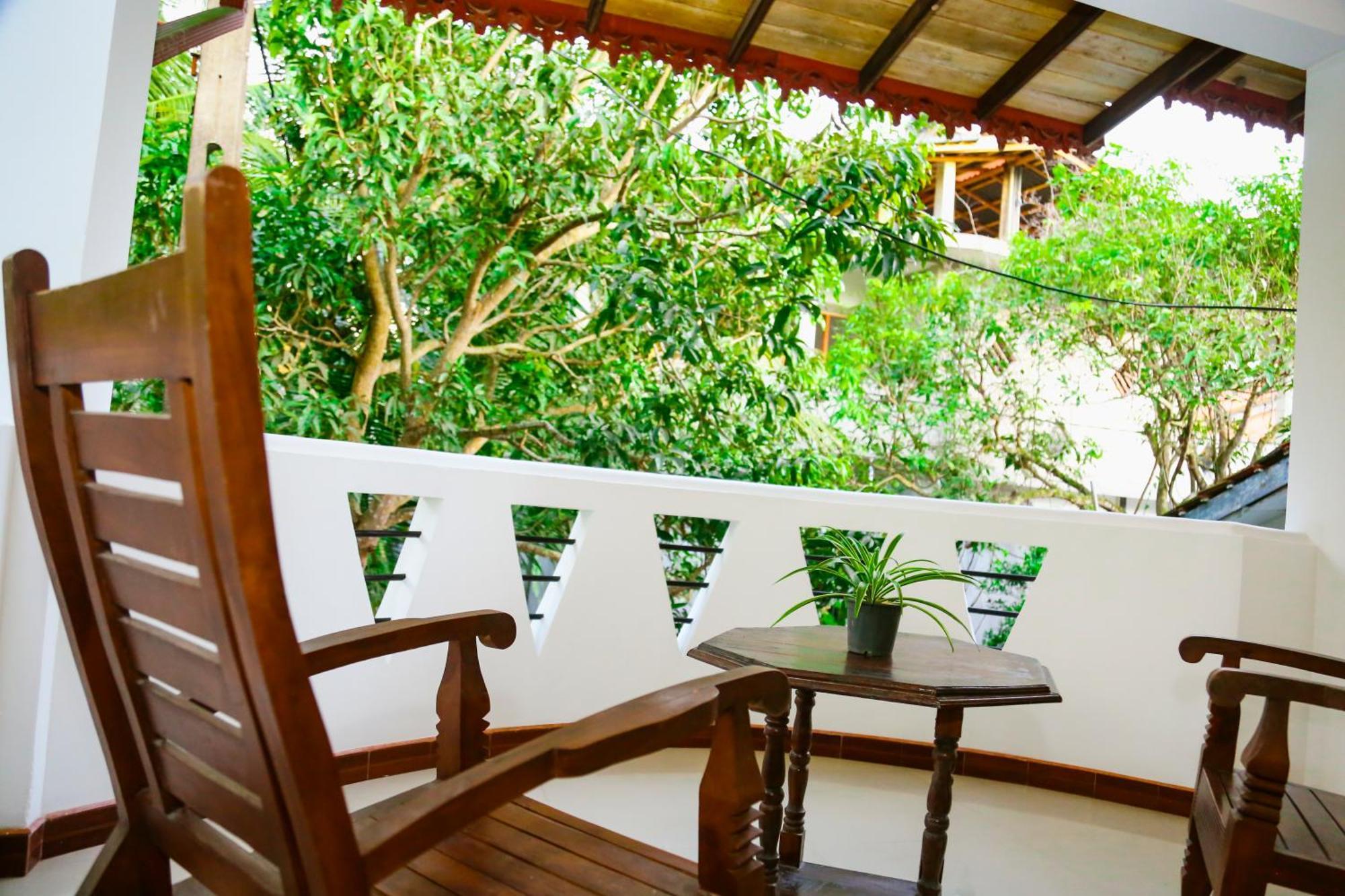 Eden Villa Hikkaduwa Exterior photo